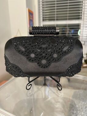 Badgley Mischka Black Laser-Cut Evening Clutch with Gun Metal Chain 4”x 7” NWT